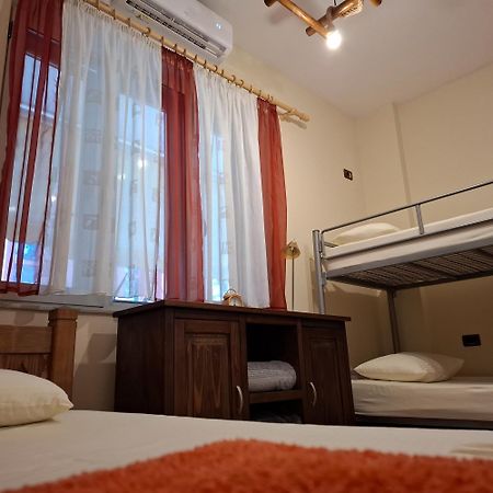 Hostel Nena Semi Tiranë Ngoại thất bức ảnh