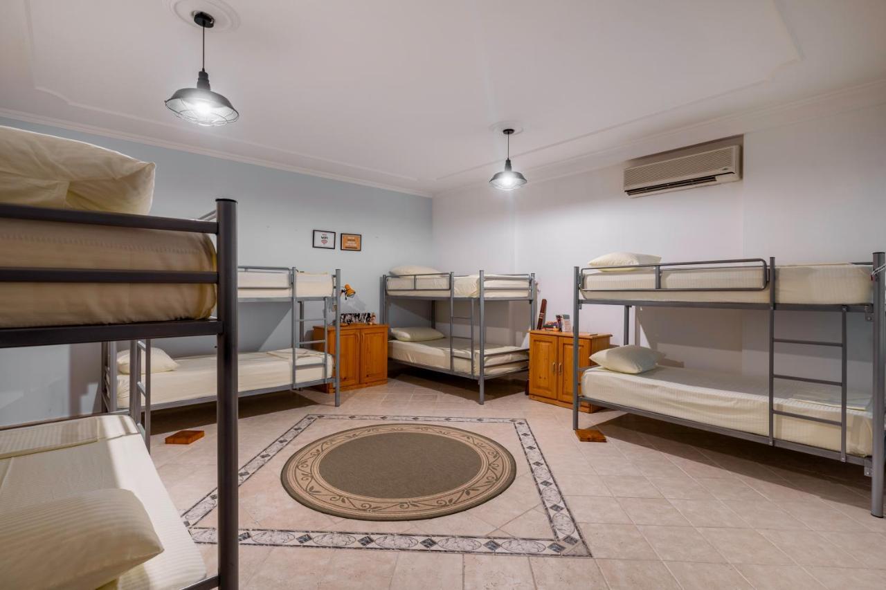 Hostel Nena Semi Tiranë Ngoại thất bức ảnh